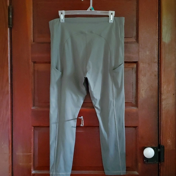 Athleta Olive Green Ultimate Stash Pocket 7/8 Tight Large Yoga Athletic Pants - Picture 3 of 12